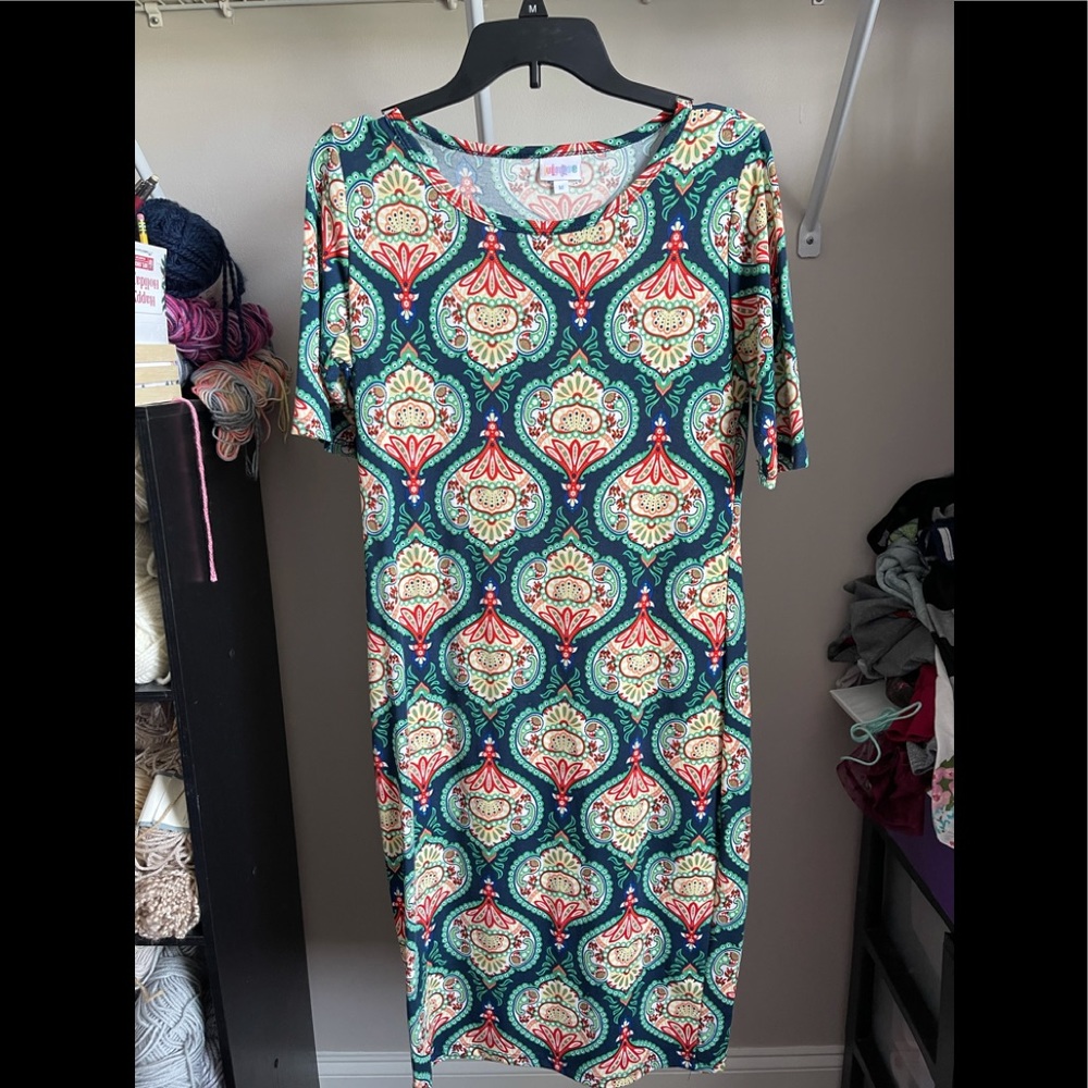 LulaRoe Carly Dress- size Medium